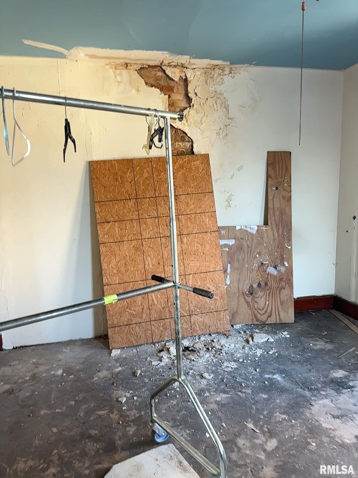 637 Washington Street Quincy, IL 62301 - Photo 4 of 17