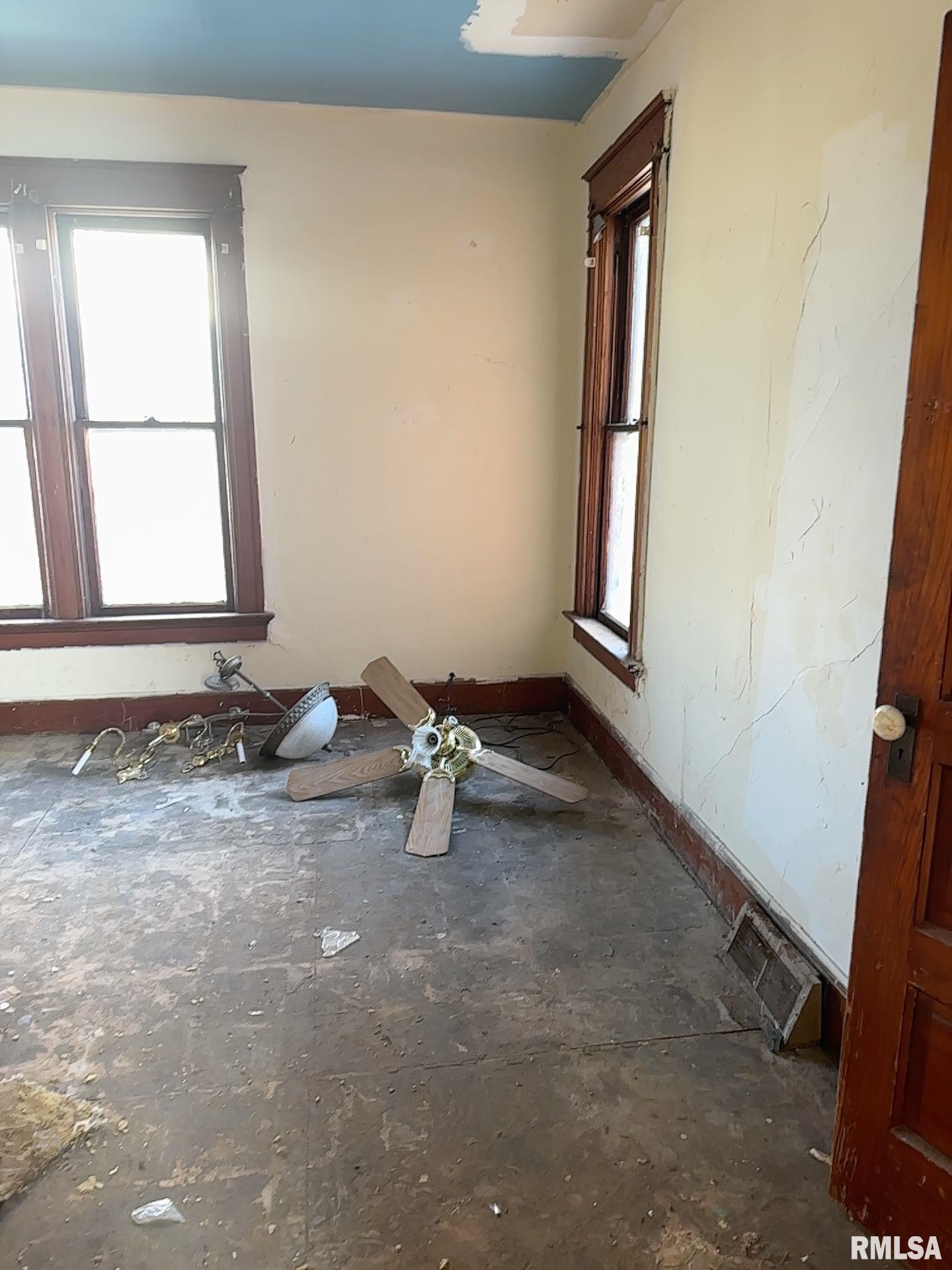 637 Washington Street Quincy, IL 62301 - Photo 10 of 17