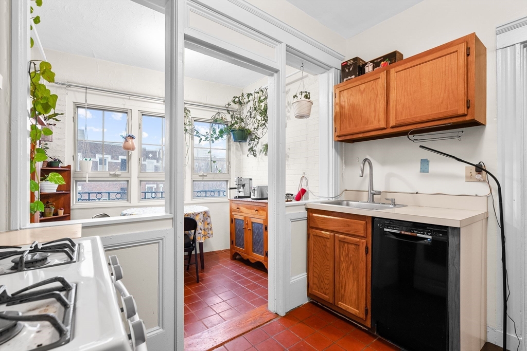 90 Bynner Street, Unit 10 Boston, MA 02130 - Photo 4 of 21 Gallery Image 4