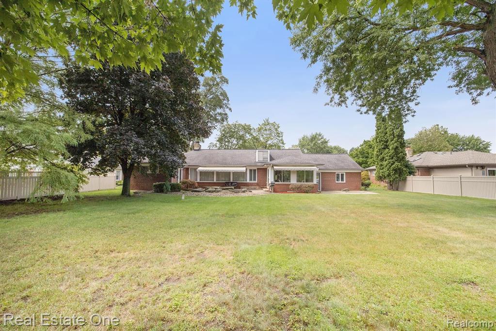 711 Ridgemont Avenue Dearborn, MI 48124 - Photo 9 of 47