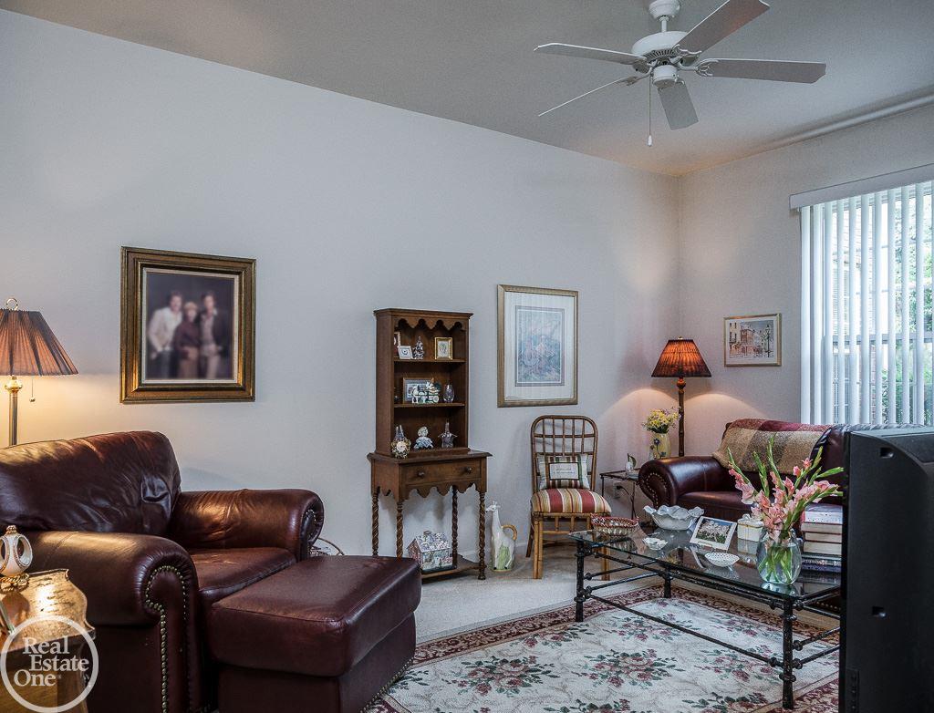 1902 Flagstone Circle Rochester, MI 48307 - Photo 11 of 18 31258890-10.JPG