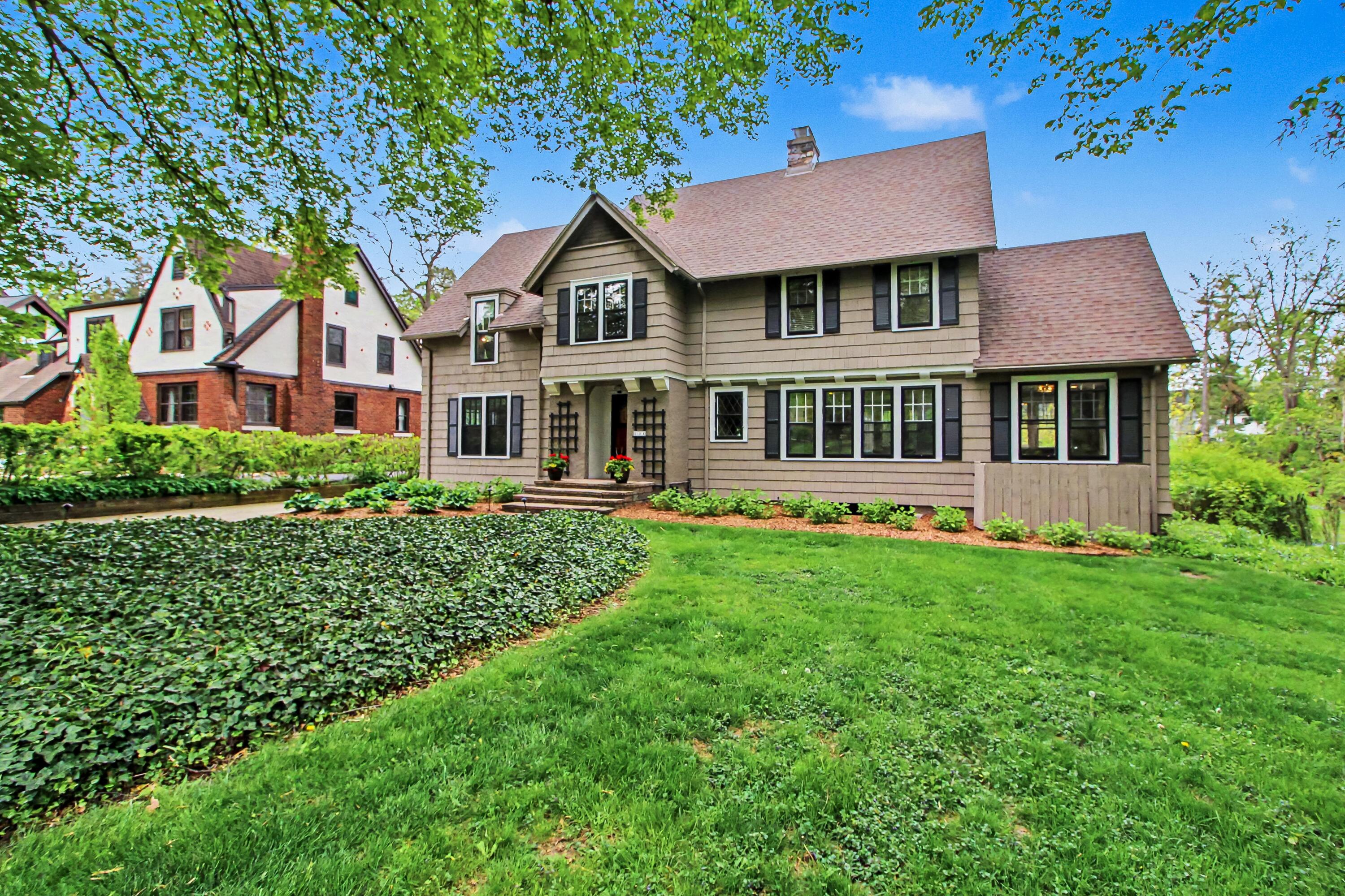 2105 Devonshire Road Ann Arbor, MI 48104 - Photo 3 of 86 007_file_7147