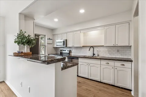 $289,000 | 5823 Valley Forge Drive, Unit 93, Houston, TX 77057