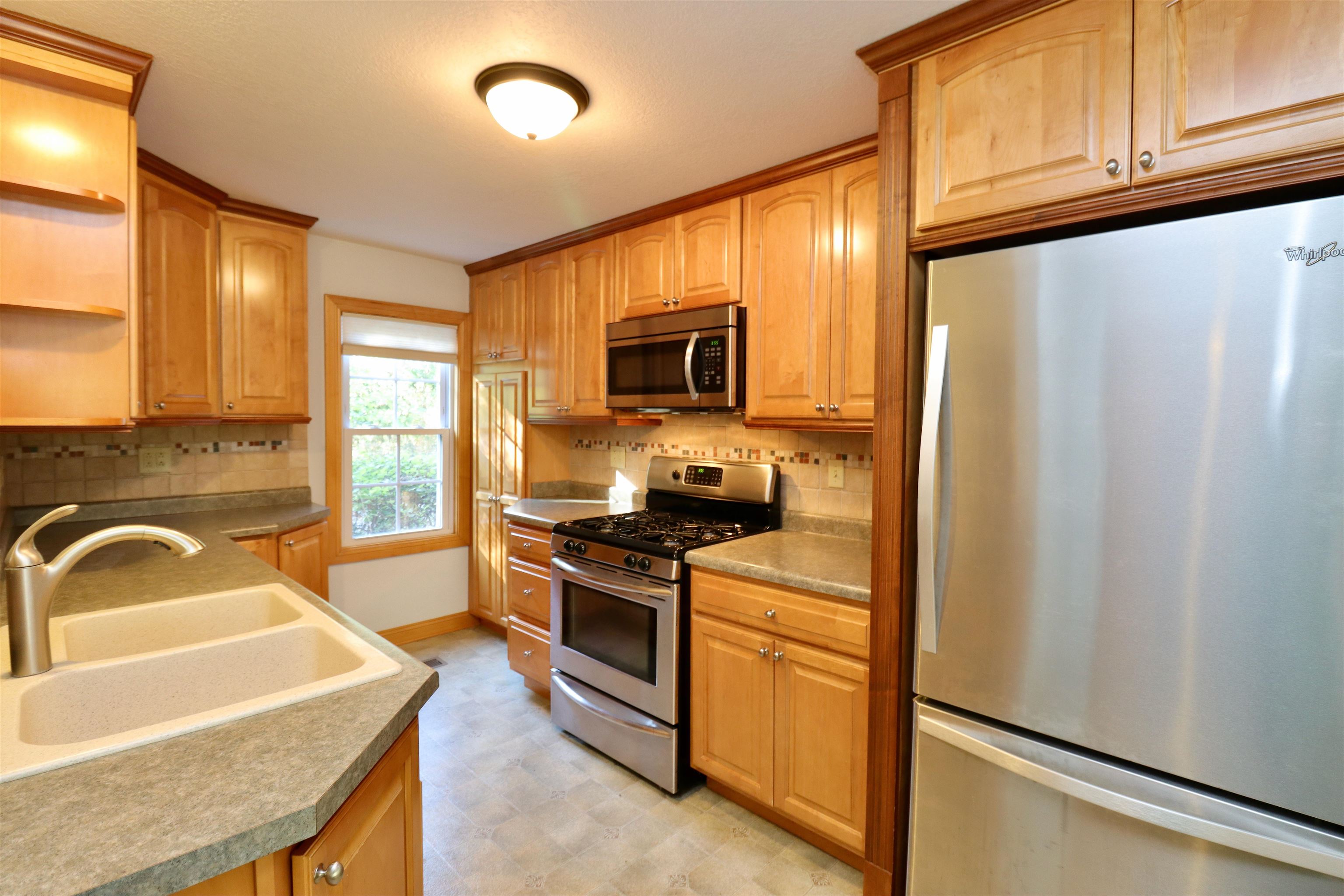 2331 West St Lawrence Avenue Beloit, WI 53511 - Photo 13 of 30