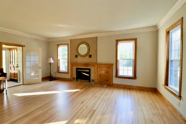 $799,900 | 2331 West St Lawrence Avenue, Beloit, WI 53511