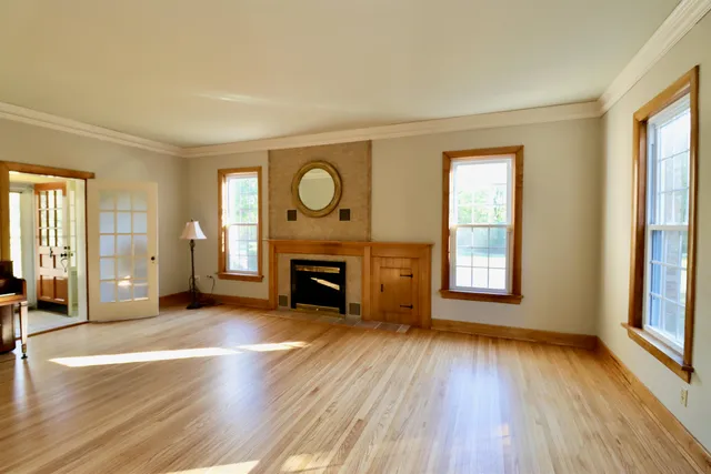 $799,900 | 2331 West St Lawrence Avenue, Beloit, WI 53511