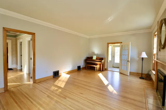 $799,900 | 2331 West St Lawrence Avenue, Beloit, WI 53511