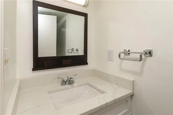 $184,900 | 101 Vineyard Pond Drive Northwest, Norcross, GA 30071