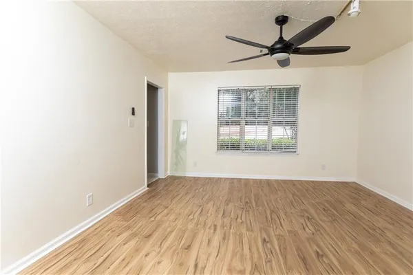 $184,900 | 101 Vineyard Pond Drive Northwest, Norcross, GA 30071