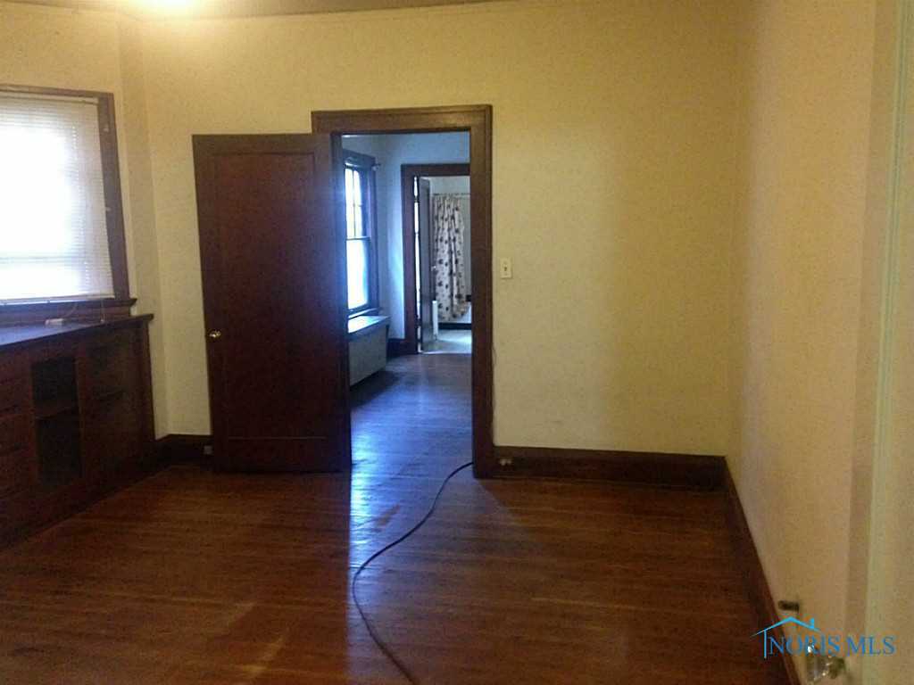 423 Rockingham Street Toledo, OH 43610 - Photo 3 of 13 Gallery Image 3