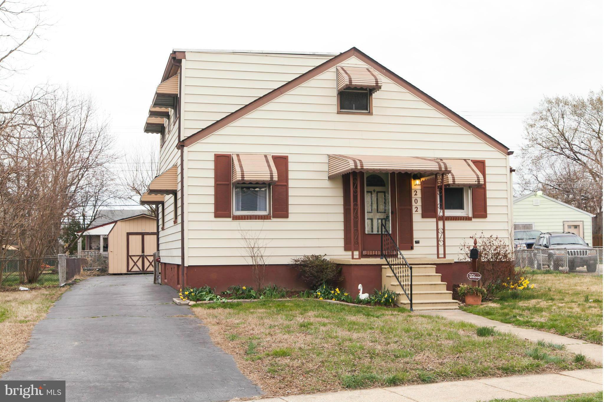 202 Pinewood Road Baltimore, MD 21222 - Photo 1 of 30 Exterior (Front)