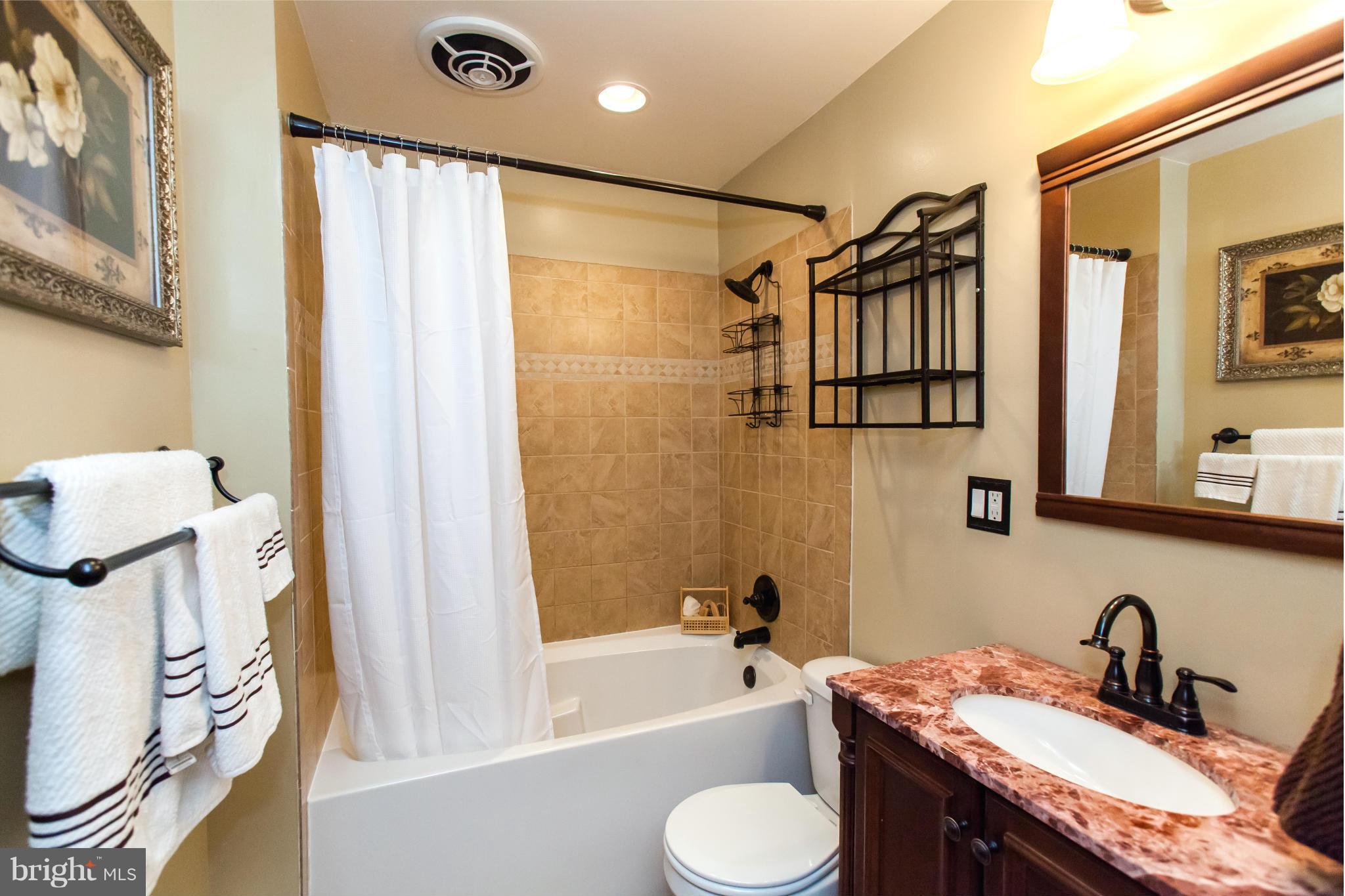 202 Pinewood Road Baltimore, MD 21222 - Photo 11 of 30 Bath