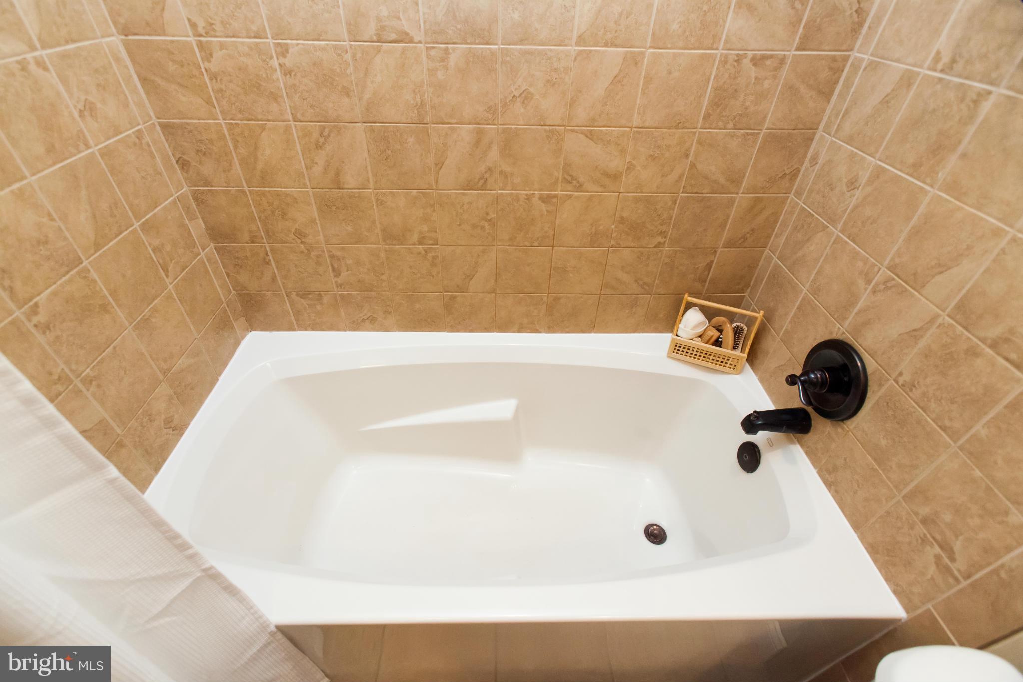 202 Pinewood Road Baltimore, MD 21222 - Photo 12 of 30 Renovated Bath with Soaking Tub!