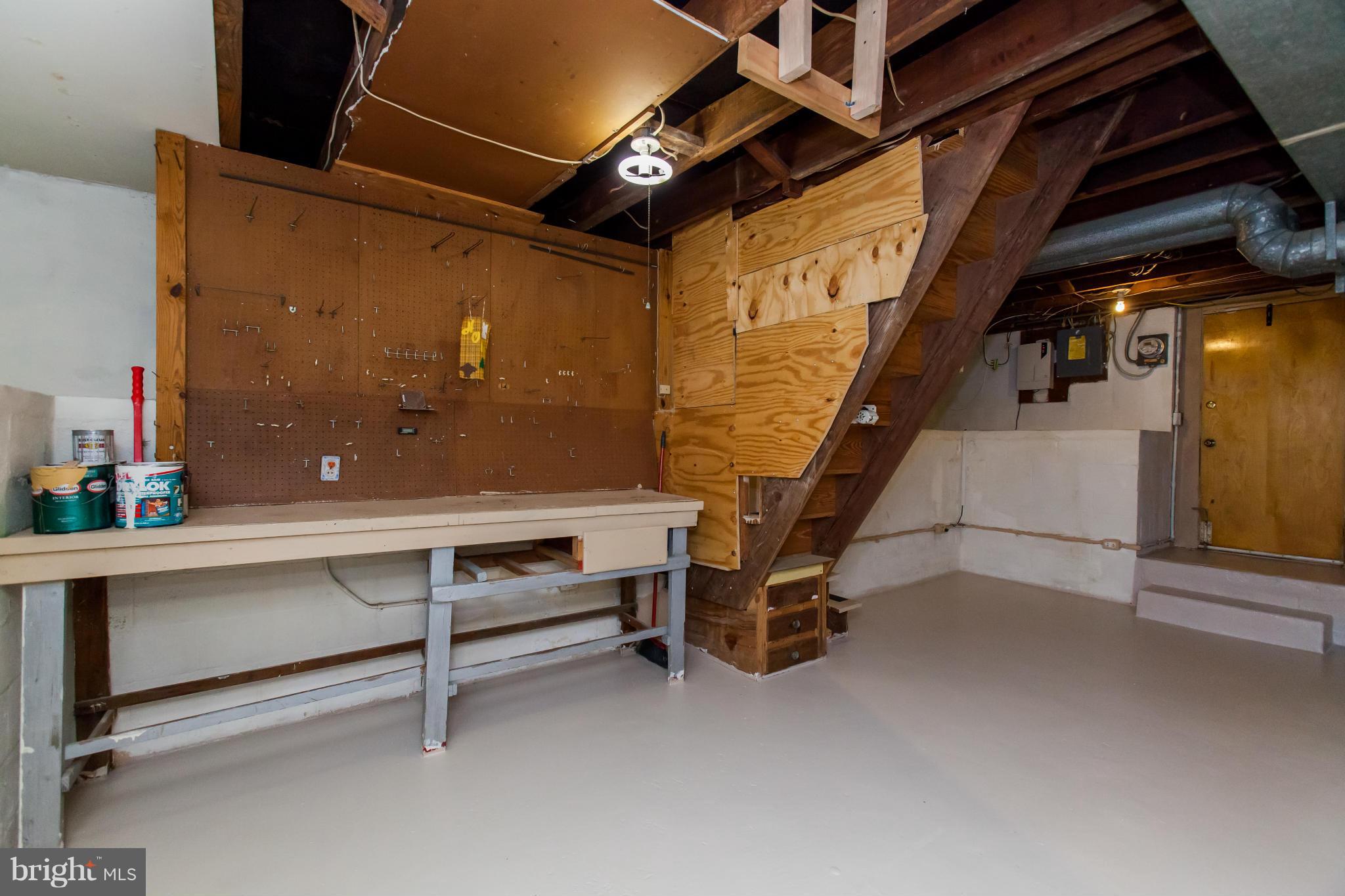 202 Pinewood Road Baltimore, MD 21222 - Photo 29 of 30 Basement with WORKBENCH!