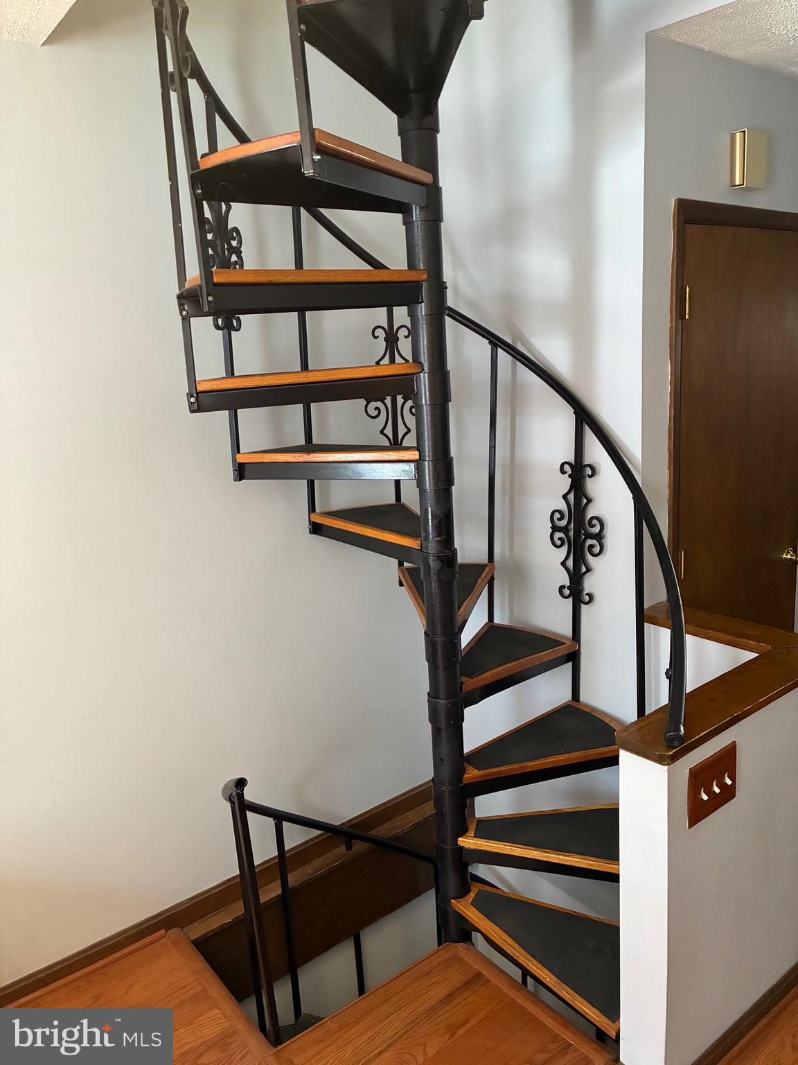 232 East Barney Street Baltimore, MD 21230 - Photo 8 of 23 a view of entryway