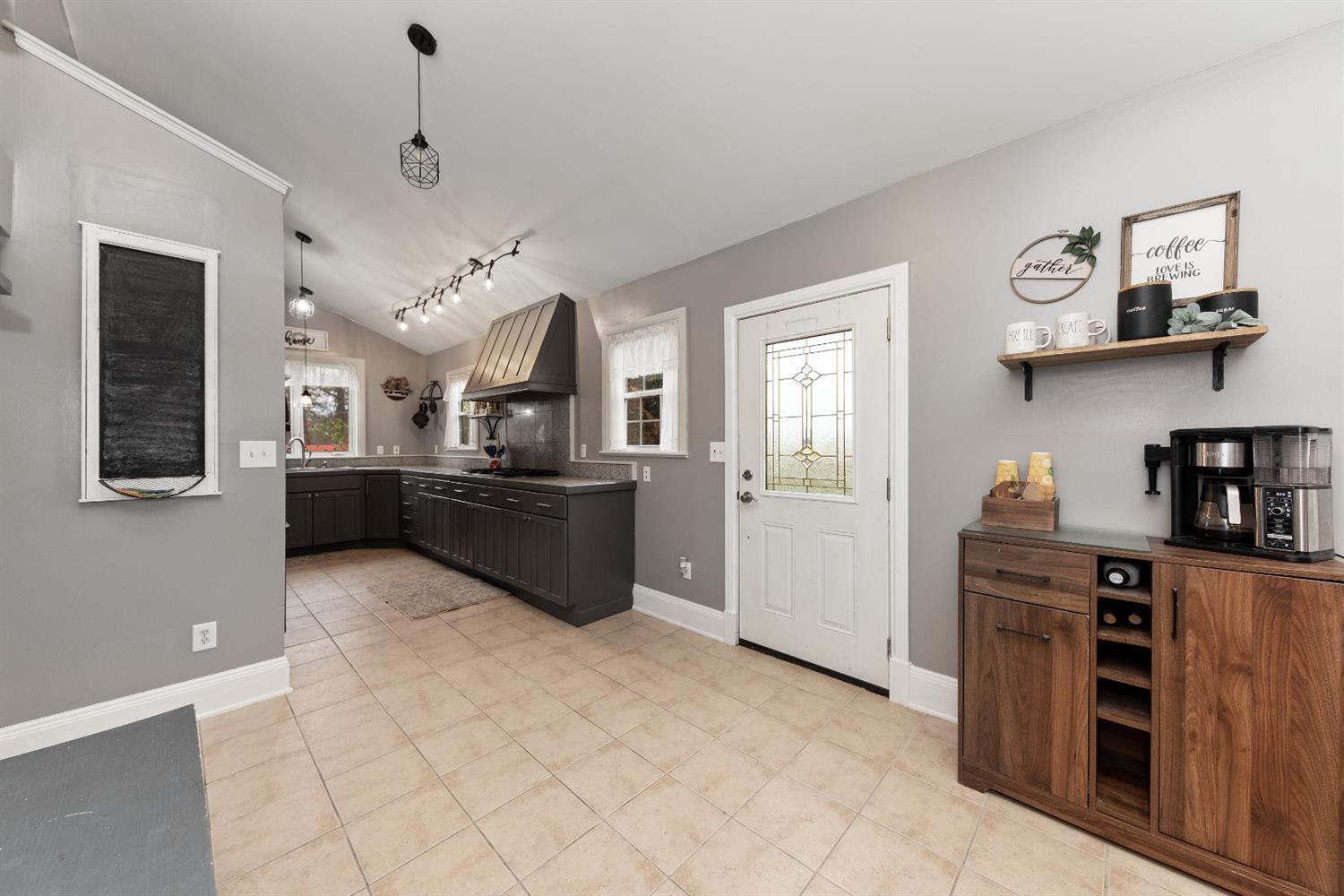 2044 Hunt Road Blanchester, OH 45107 - Photo 7 of 29 Gallery Image 7