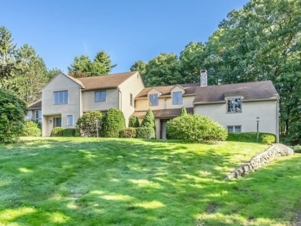 12 Blueberry Circle Andover, MA 01810 - Photo 1 of 36