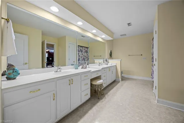 $760,000 | 240 Coachlight Trail, Burlington, NC 27215