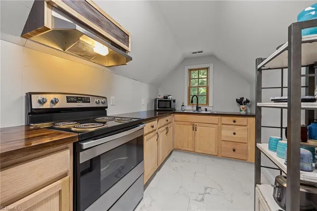 $760,000 | 240 Coachlight Trail, Burlington, NC 27215