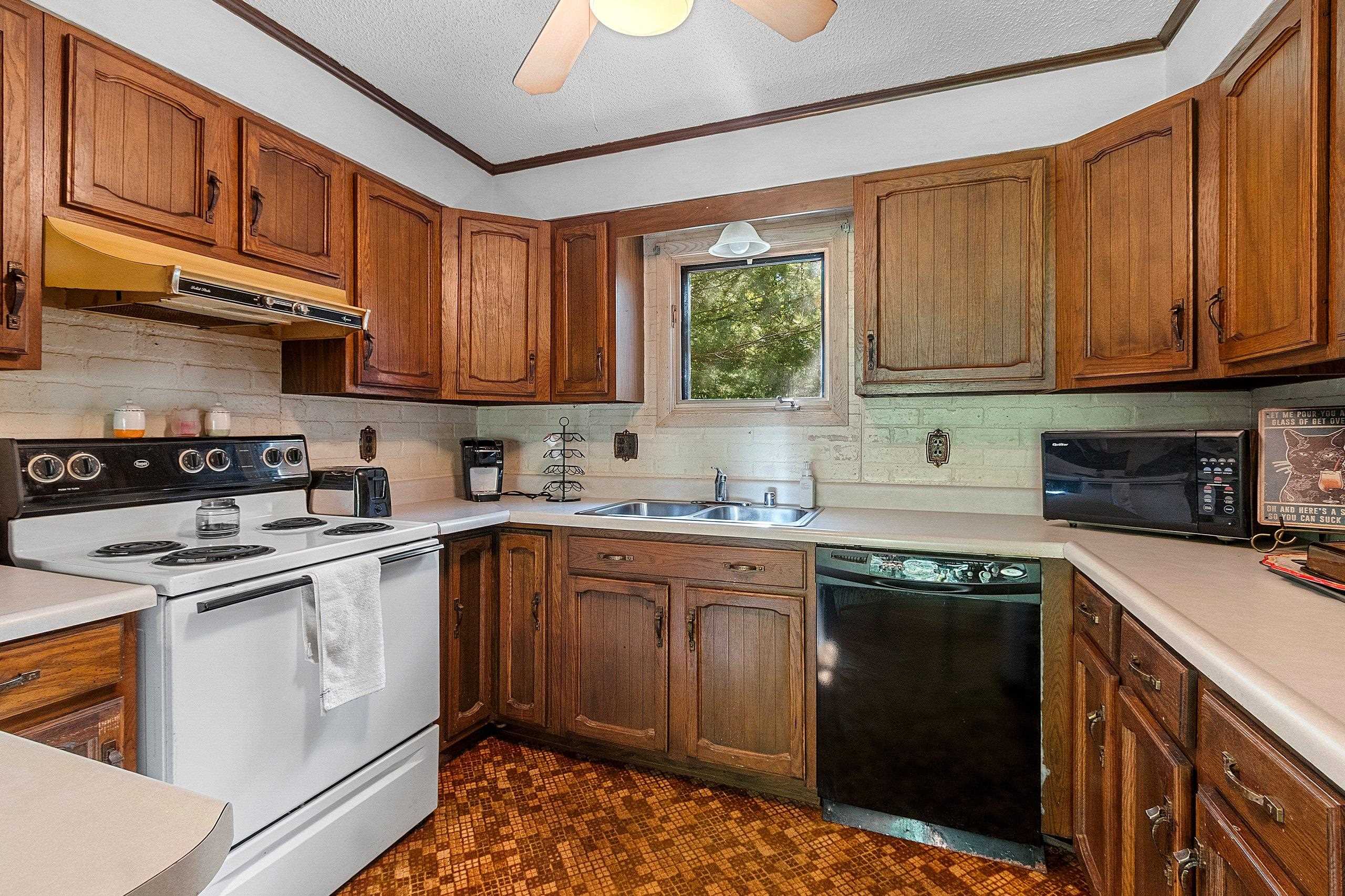 N6814 Springbrook Road Cecil, WI 54111 - Photo 29 of 40