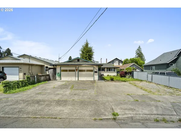 $490,000 | 160 West Berkeley Street, Gladstone, OR 97027