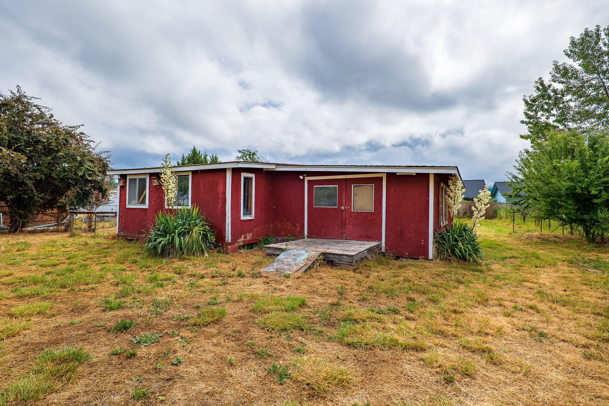 1711 Leonard Road Grants Pass, OR 97527 - Photo 31 of 40 1711SWLeonardRd-031
