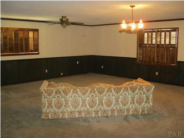 7601 Raines Road Century, FL 32535 - Photo 3 of 21 Huge 24x24 family room