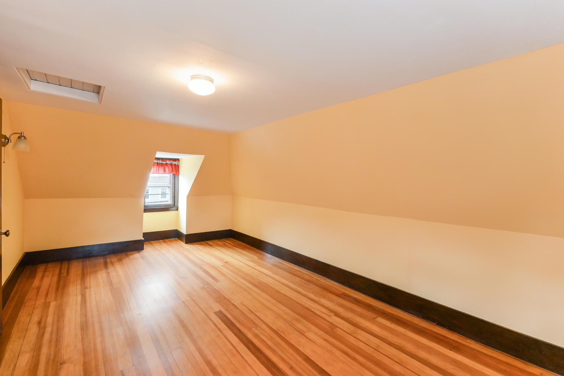 128 High Street Wareham, MA 02571 - Photo 16 of 31 028-photo-bedroom-6336942