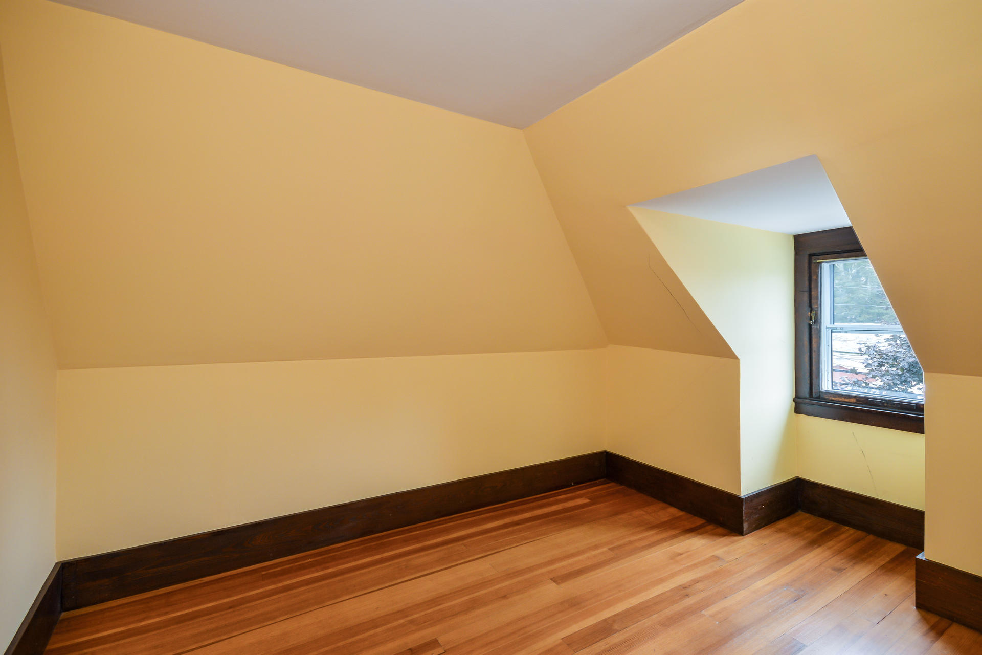 128 High Street Wareham, MA 02571 - Photo 18 of 31 030-photo-sitting-room-6336950