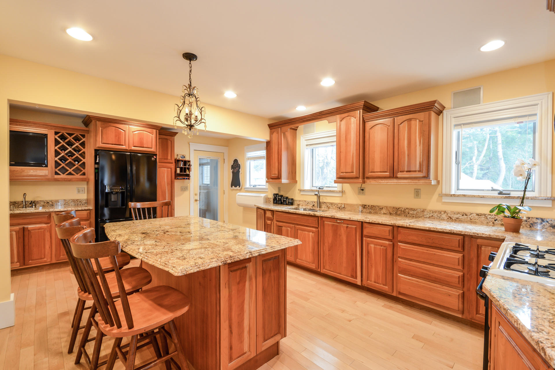 128 High Street Wareham, MA 02571 - Photo 8 of 31 012-photo-kitchen-6337350