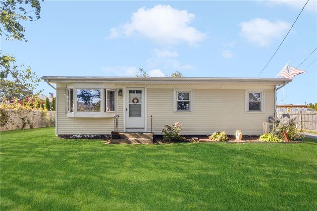 $2,200 | 40 Clearview Avenue, Portsmouth, RI 02871