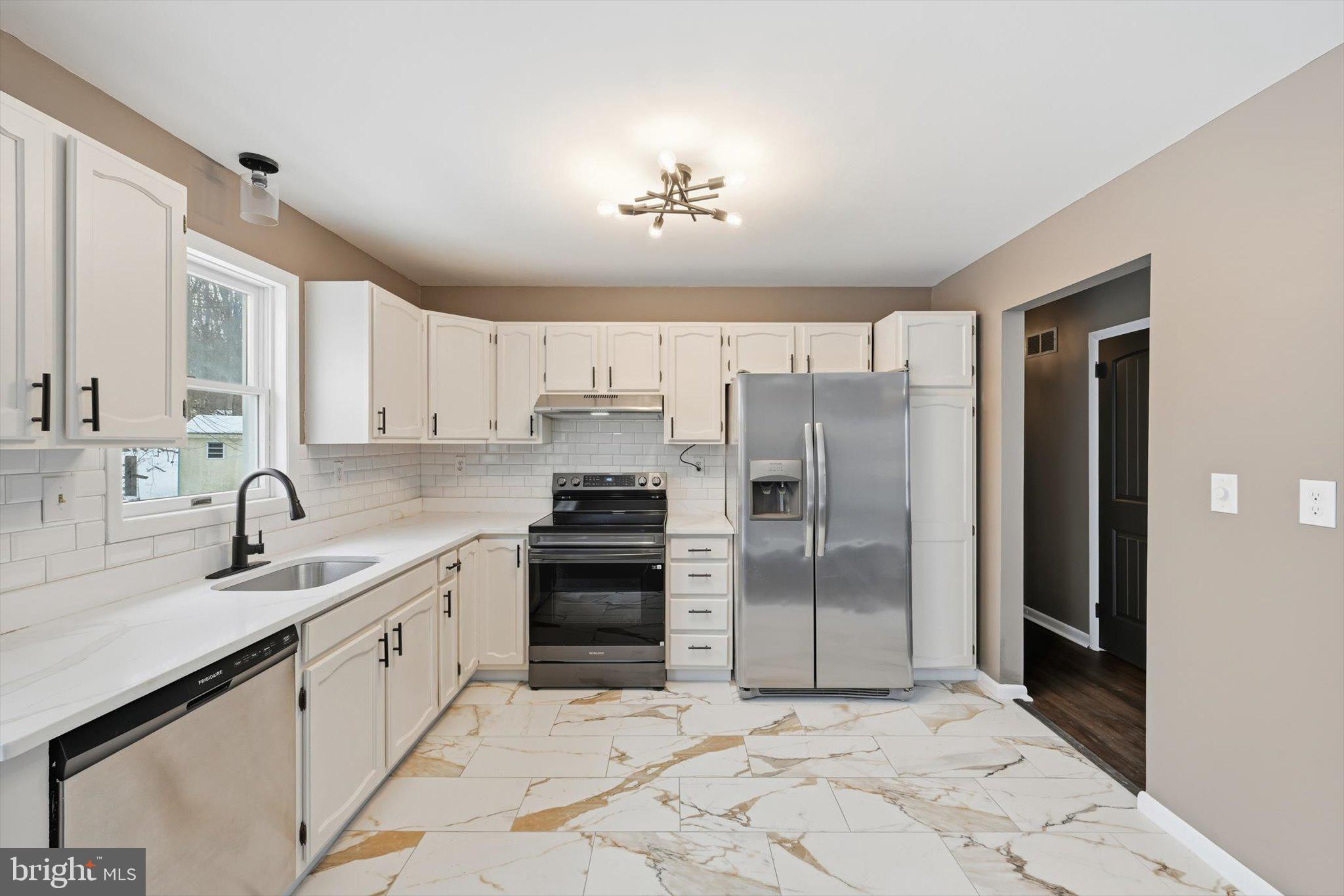 294 Cambridge Road Coatesville, PA 19320 - Photo 9 of 25