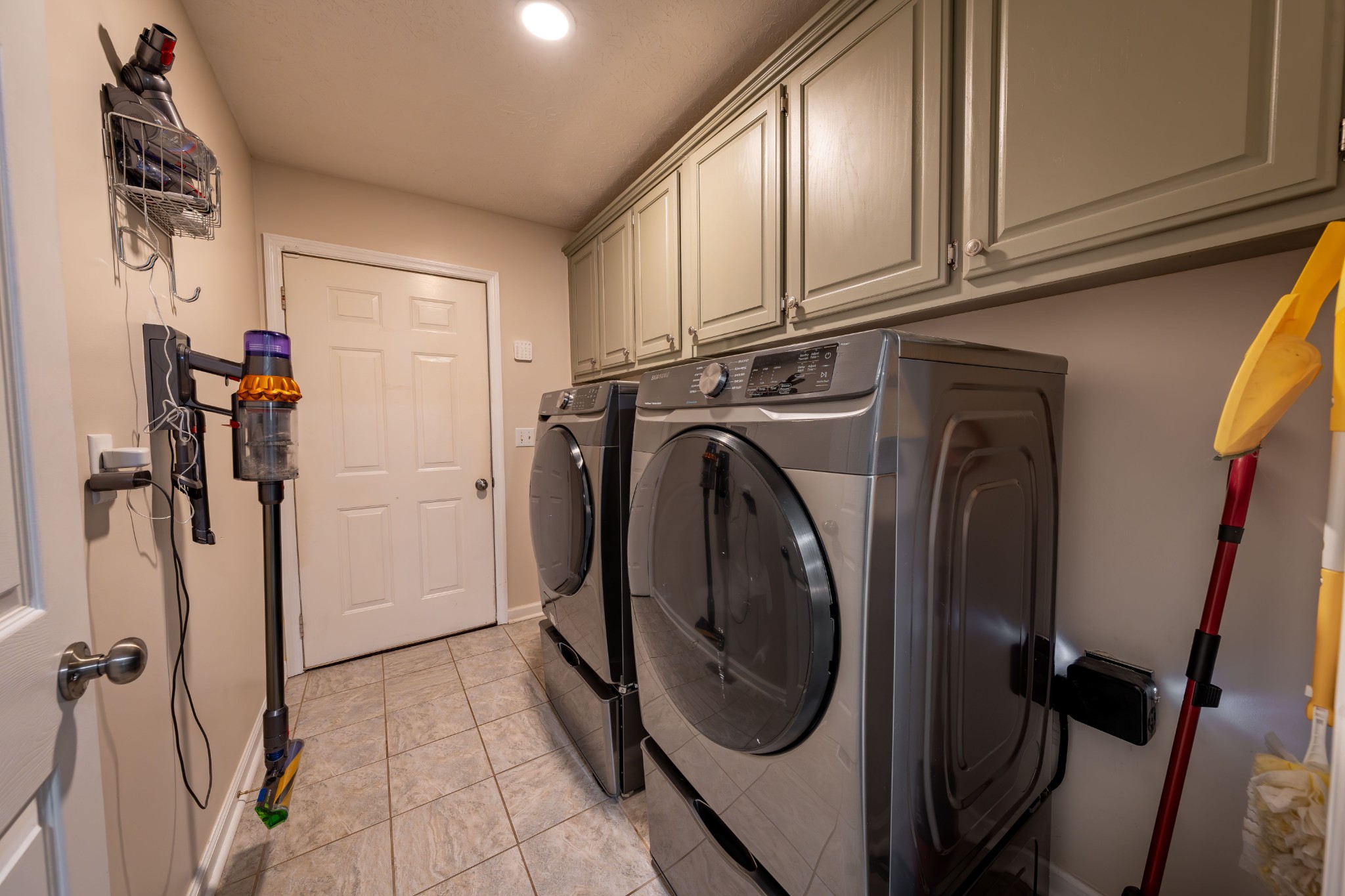 3053 Academy Road Portland, TN 37148 - Photo 32 of 45 a utility room with dryer and washer