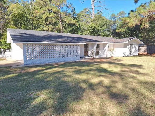 $275,500 | 567 Edgewood Drive, Pineville, LA 71360