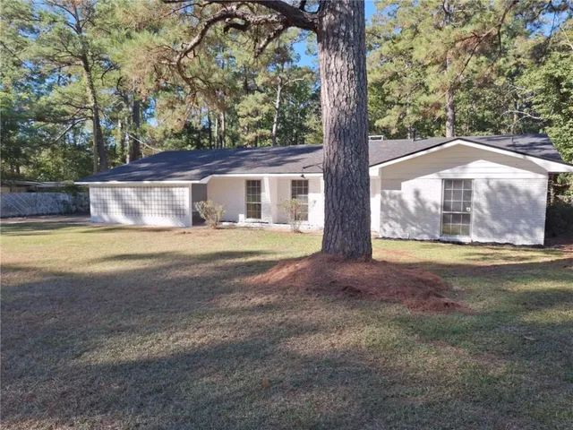 $275,500 | 567 Edgewood Drive, Pineville, LA 71360