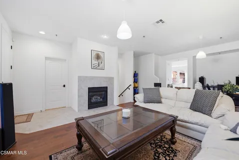 $819,000 | 332 East Hilltop Way, Thousand Oaks, CA 91362