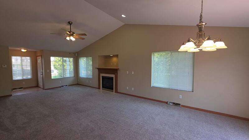 4725 Fox Grove Road Sheboygan, WI 53081 - Photo 4 of 41 Dining Area_Living Room