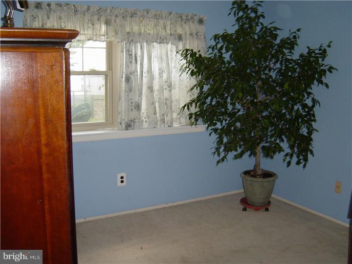 15115 Ina Drive Philadelphia, PA 19116 - Photo 17 of 21 Gallery Image 17