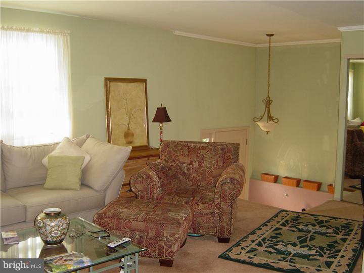 15115 Ina Drive Philadelphia, PA 19116 - Photo 3 of 21 Gallery Image 3