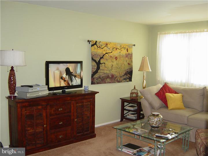 15115 Ina Drive Philadelphia, PA 19116 - Photo 4 of 21 Gallery Image 4
