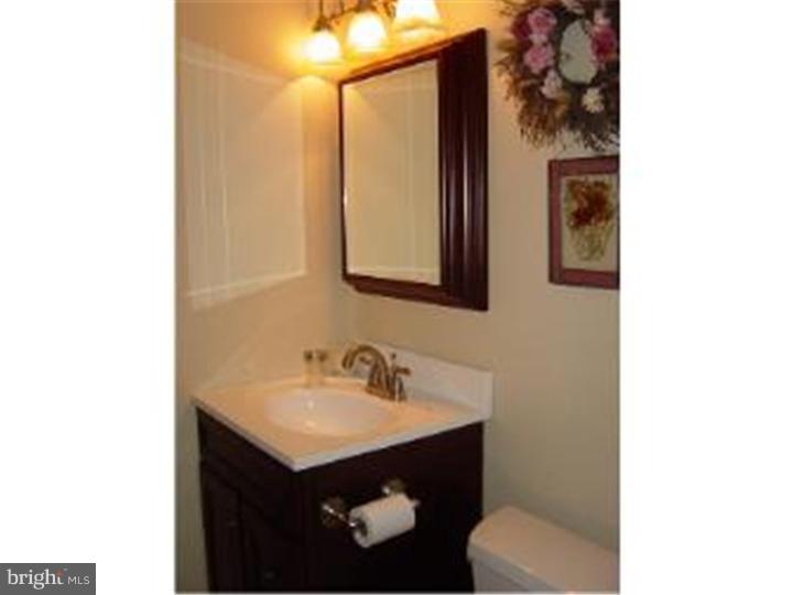 15115 Ina Drive Philadelphia, PA 19116 - Photo 9 of 21 Gallery Image 9