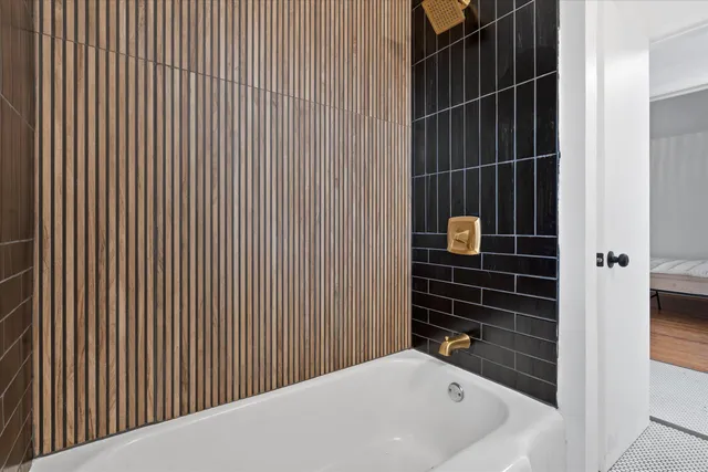 $299,900 | 4561 South Kansas Avenue, St. Francis, WI 53235