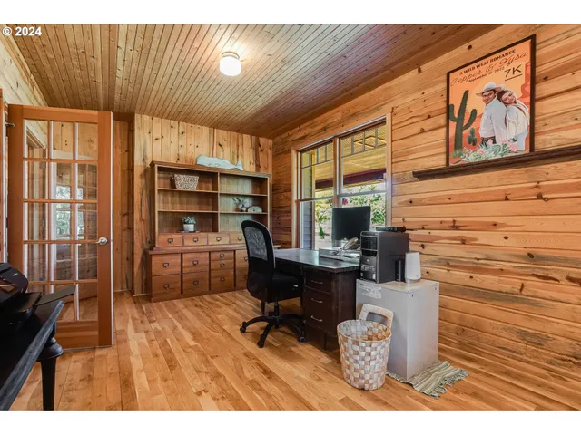 $1,725,000 | 17765 Monnier Road Northeast, Hubbard, OR 97032