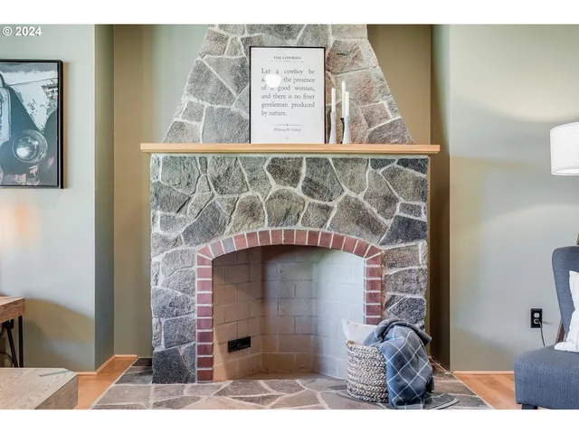 $1,725,000 | 17765 Monnier Road Northeast, Hubbard, OR 97032