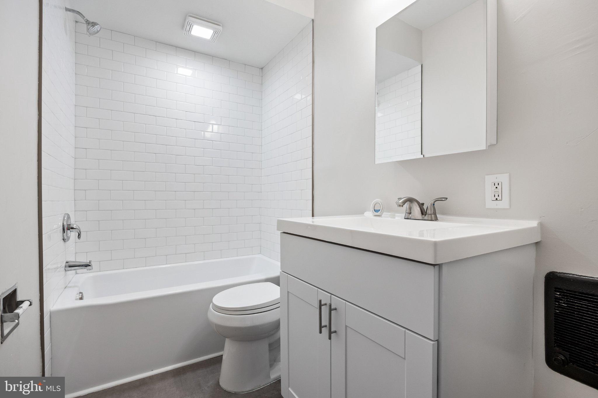 43 East 24th Street Chester, PA 19013 - Photo 20 of 39