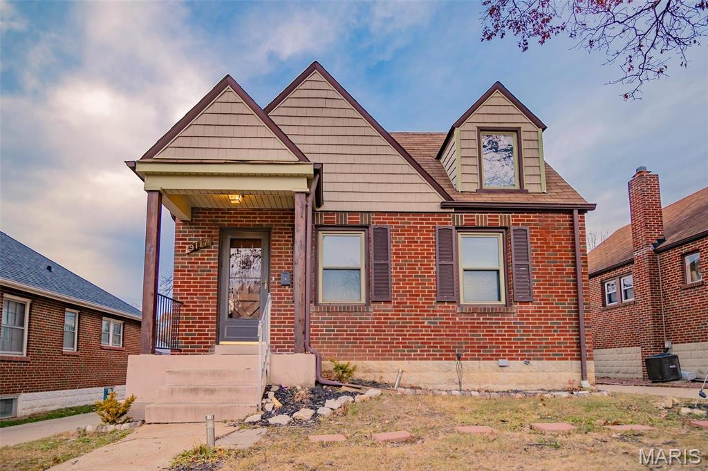 9117 Meadowbrook Lane St. Louis, MO 63114 - Photo 1 of 25