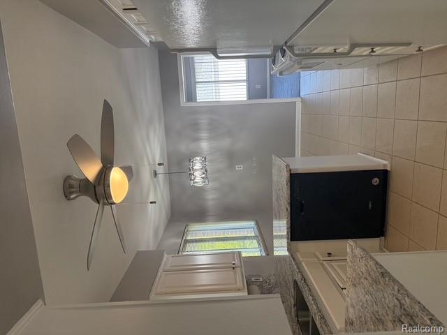 836 Harcourt Road Grosse Pointe Park, MI 48230 - Photo 10 of 20