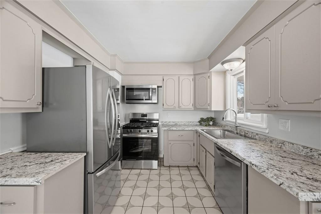 106 Maple Drive Valencia, PA 16059 - Photo 11 of 37