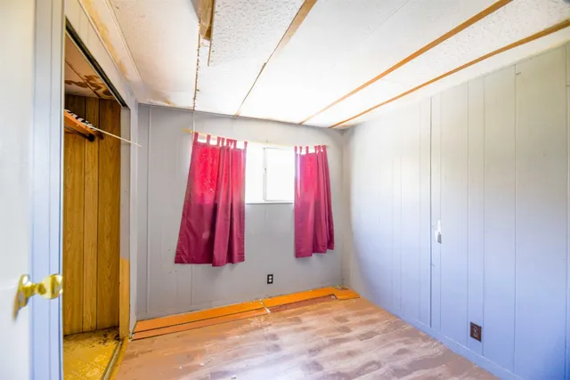 a view of walk in closet