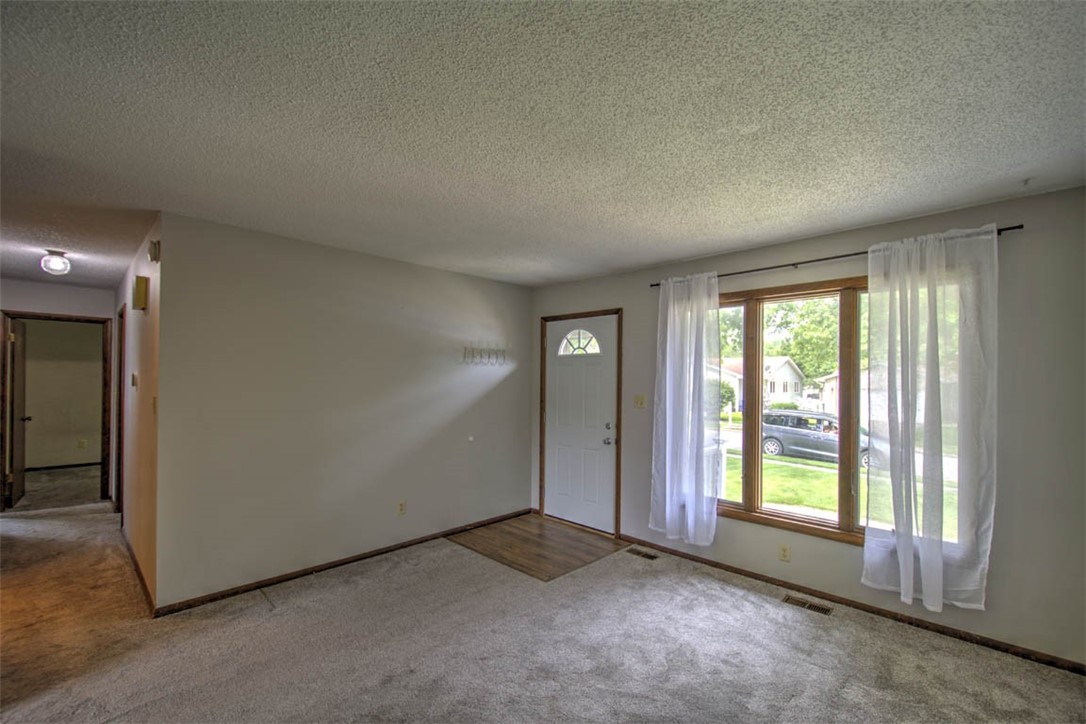 2730 Mill River Place Decatur, IL 62521 - Photo 5 of 26 Gallery Image 5